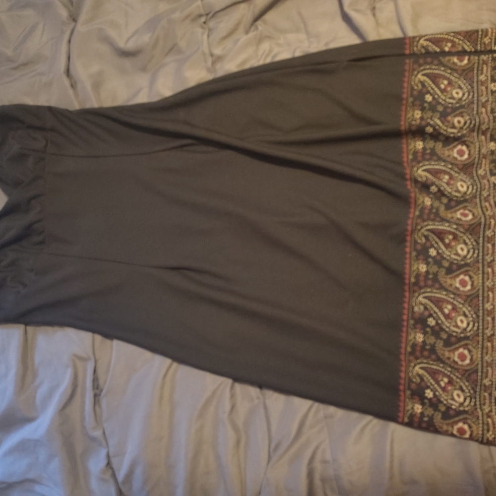 Gray A-Line Maxi Skirt with Intricate Hem for Resort Wear